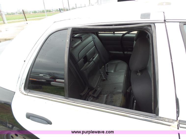 image for item AQ9691 2009 Ford Crown Victoria Police Interceptor