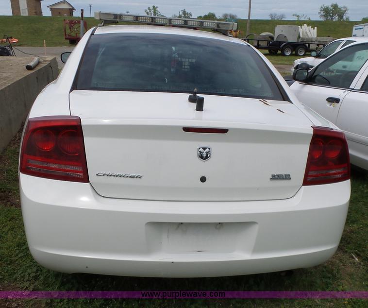 image for item AQ9692 2007 Dodge Charger SE