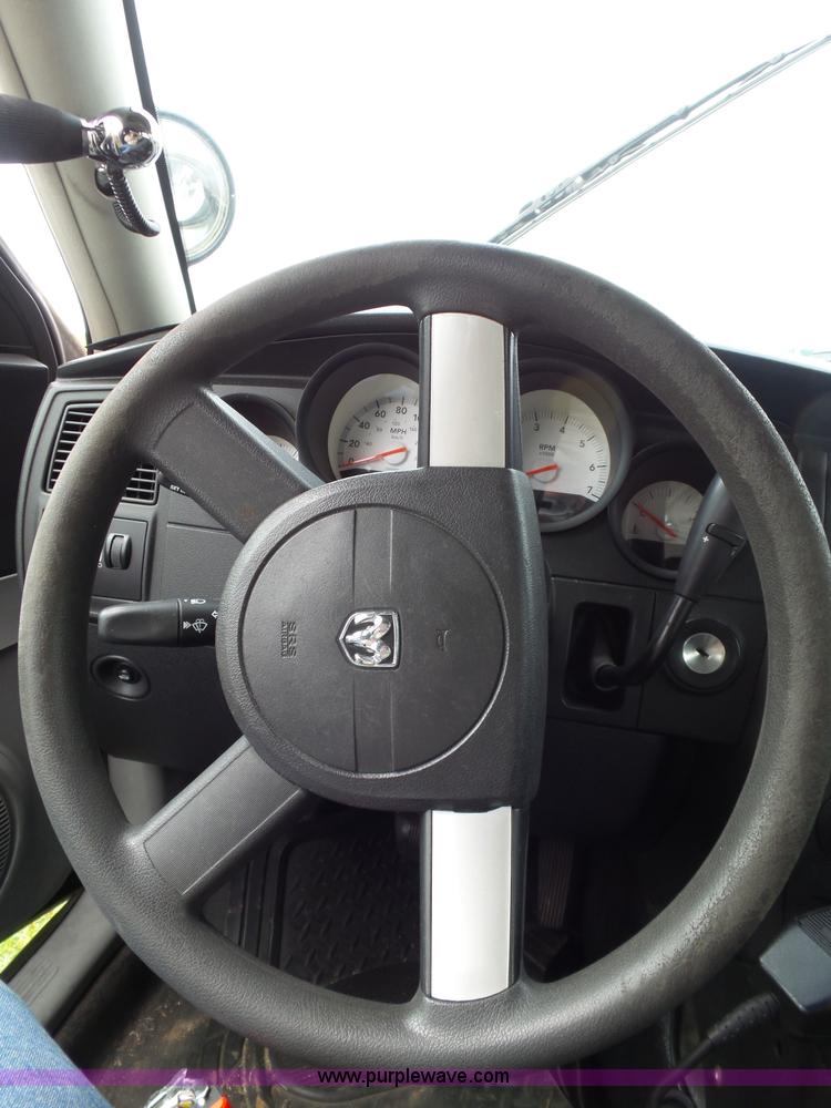 image for item AQ9692 2007 Dodge Charger SE