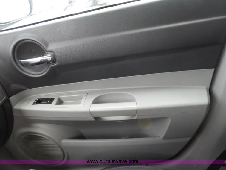 image for item AQ9692 2007 Dodge Charger SE