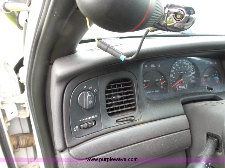 image for item AQ9694 2005 Ford Crown Victoria Police Interceptor