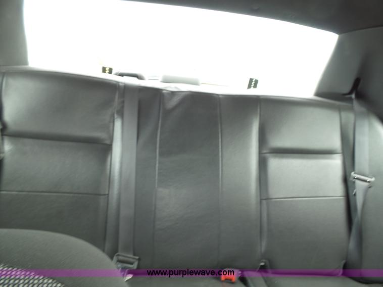 image for item AQ9694 2005 Ford Crown Victoria Police Interceptor