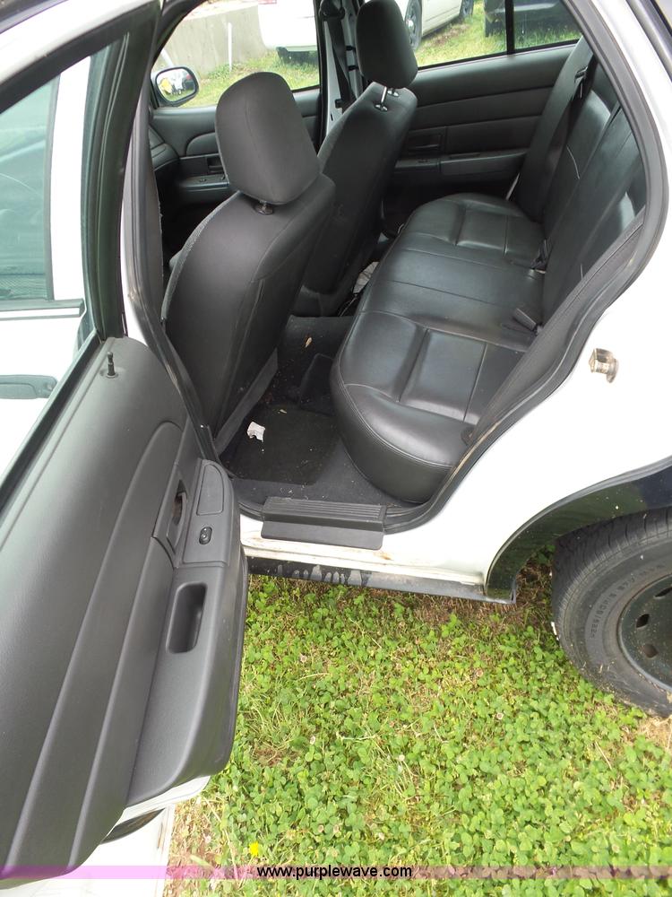 image for item AQ9694 2005 Ford Crown Victoria Police Interceptor