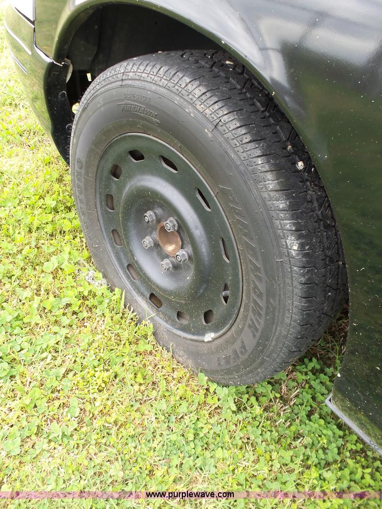 image for item AQ9694 2005 Ford Crown Victoria Police Interceptor