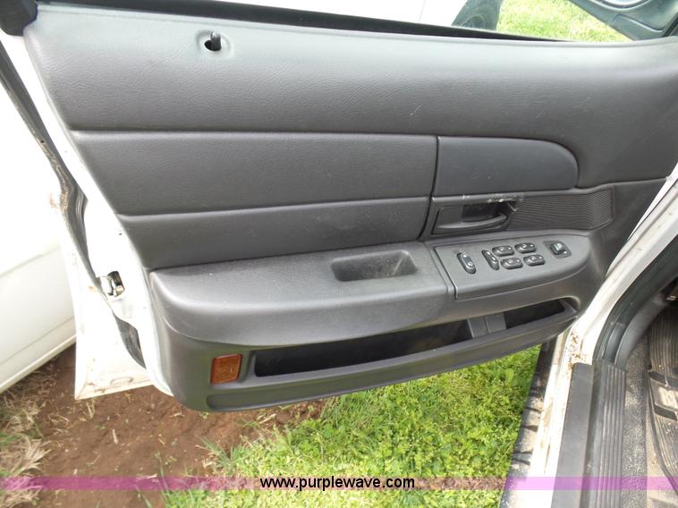 image for item AQ9695 2005 Ford Crown Victoria Police Interceptor