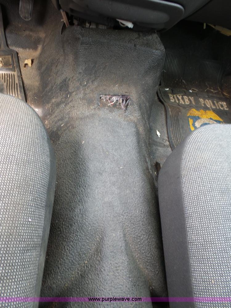 image for item AQ9695 2005 Ford Crown Victoria Police Interceptor