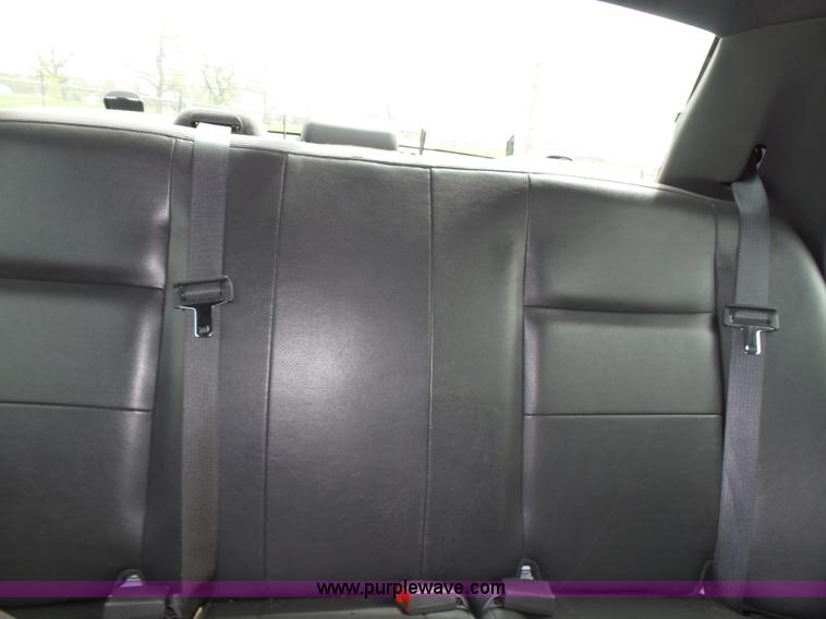 image for item AQ9695 2005 Ford Crown Victoria Police Interceptor