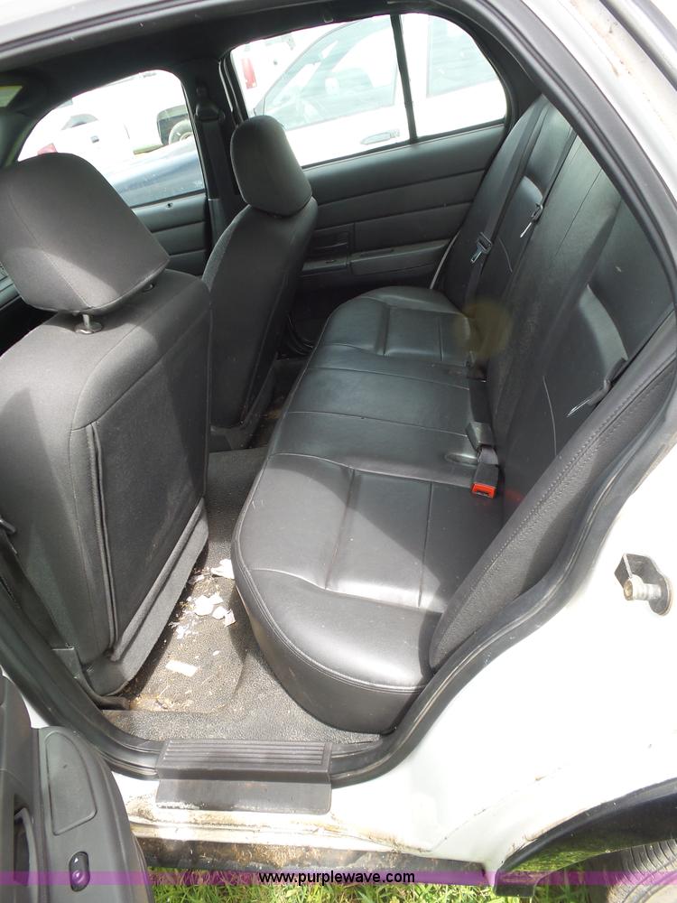 image for item AQ9695 2005 Ford Crown Victoria Police Interceptor
