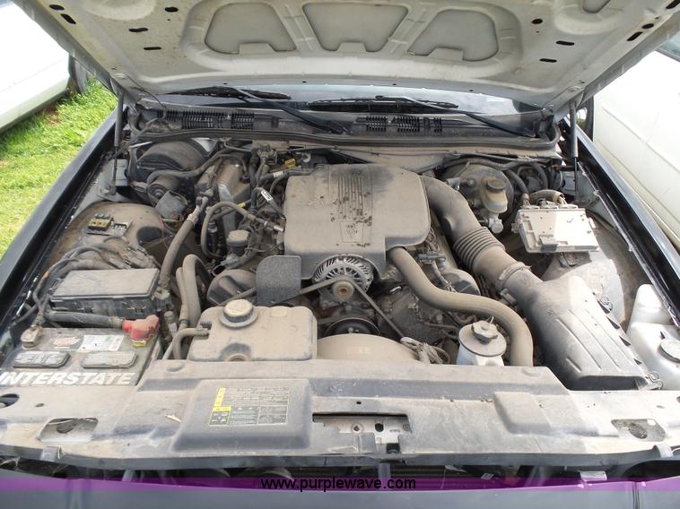 image for item AQ9695 2005 Ford Crown Victoria Police Interceptor