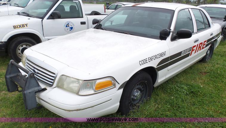 image for item AQ9696 1998 Ford Crown Victoria Police Interceptor