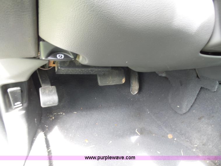 image for item AQ9697 2005 Ford Crown Victoria Police Interceptor