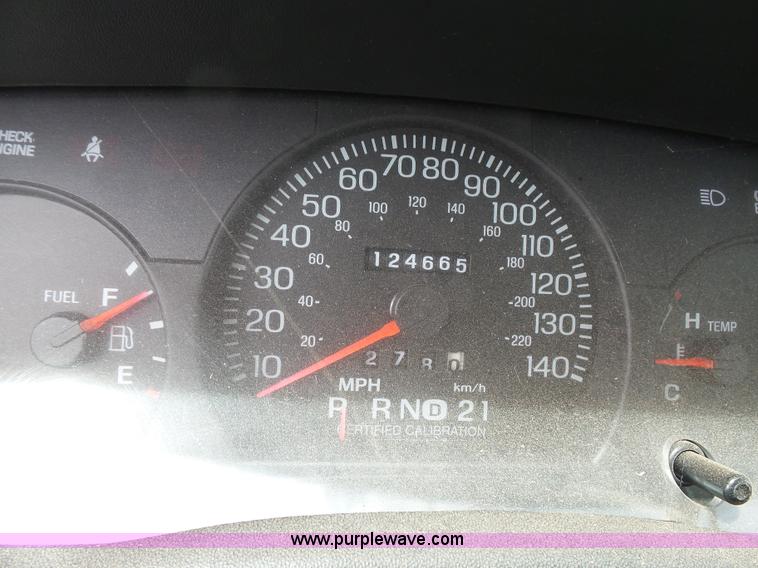 image for item AQ9697 2005 Ford Crown Victoria Police Interceptor