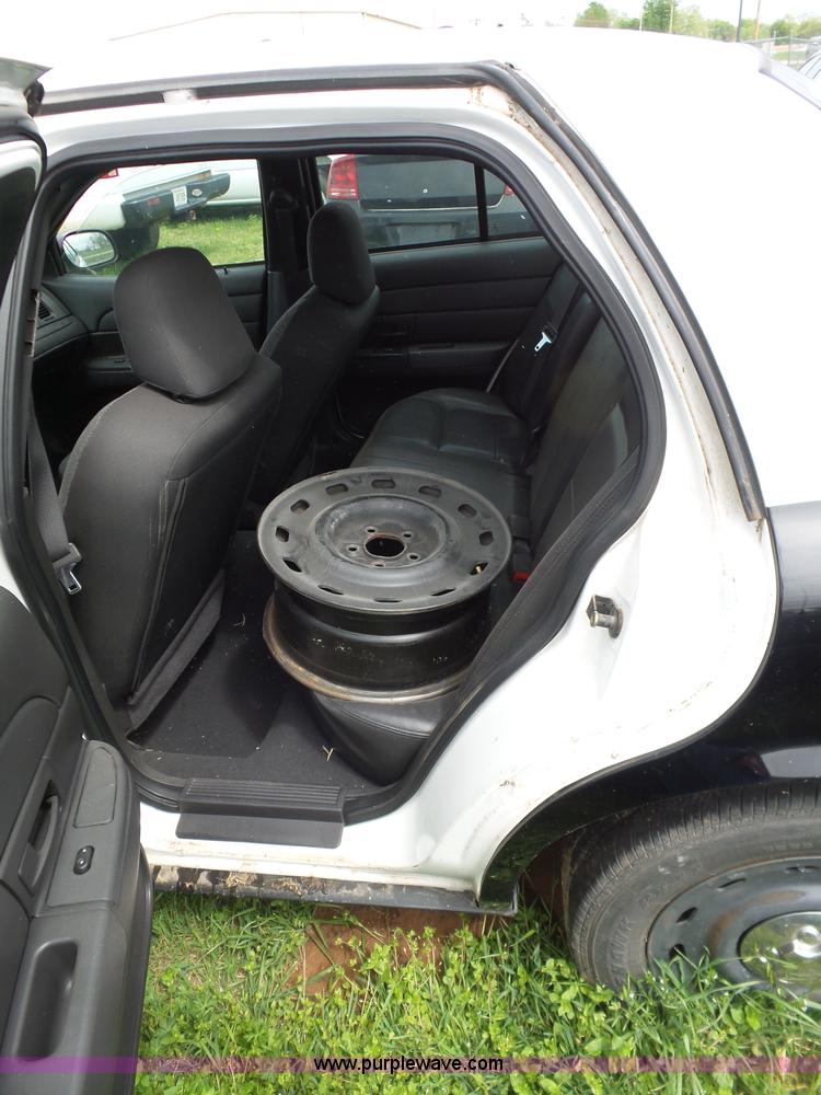 image for item AQ9697 2005 Ford Crown Victoria Police Interceptor