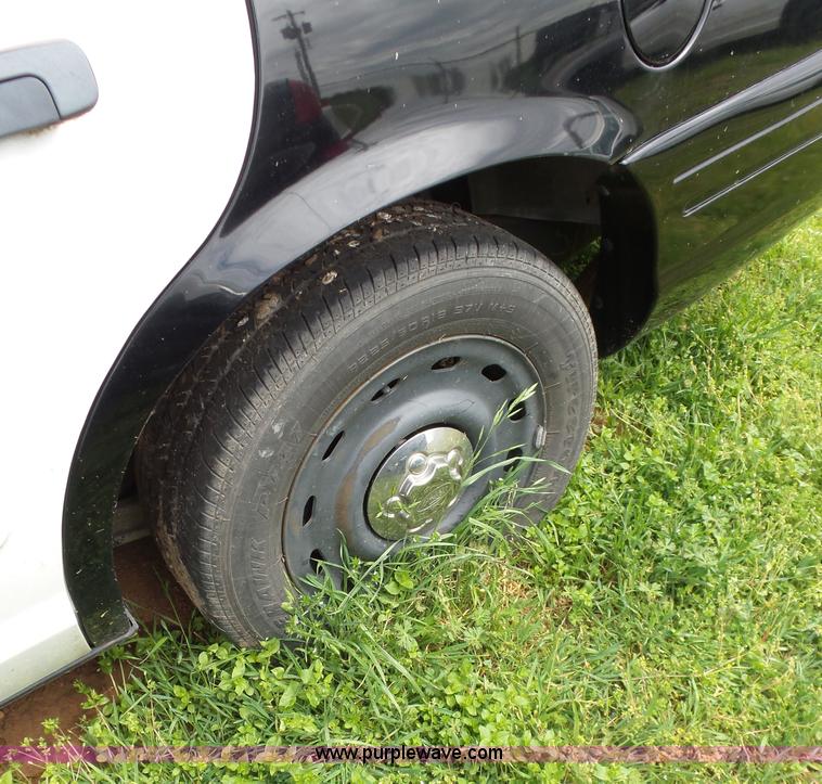 image for item AQ9697 2005 Ford Crown Victoria Police Interceptor