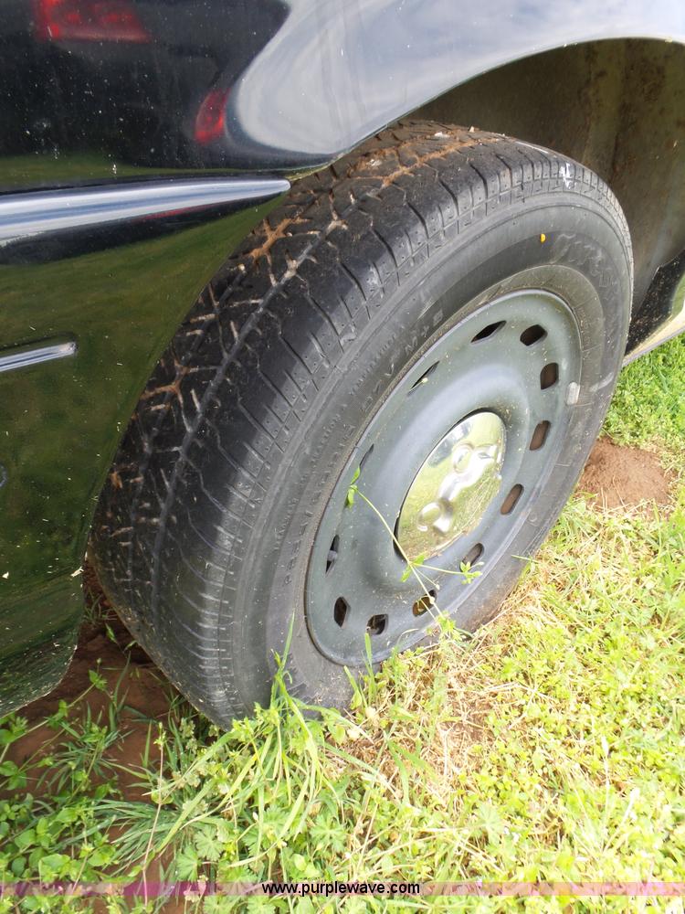 image for item AQ9697 2005 Ford Crown Victoria Police Interceptor