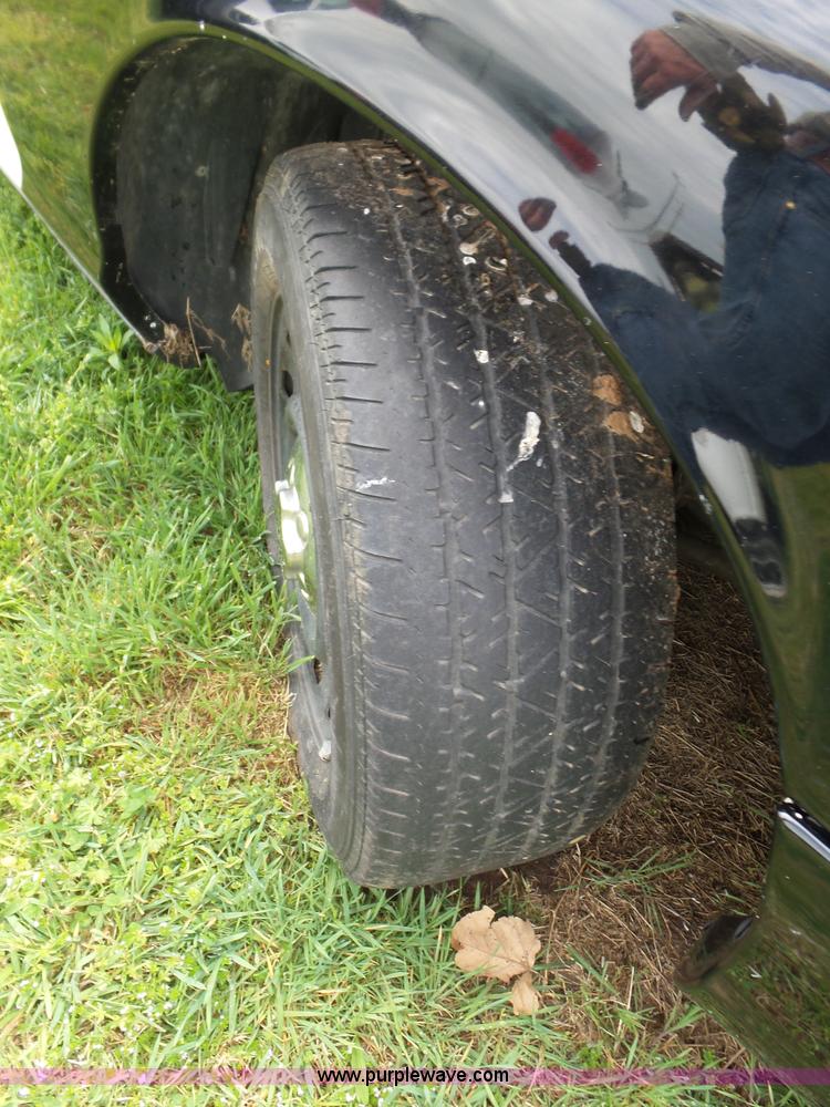 image for item AQ9697 2005 Ford Crown Victoria Police Interceptor