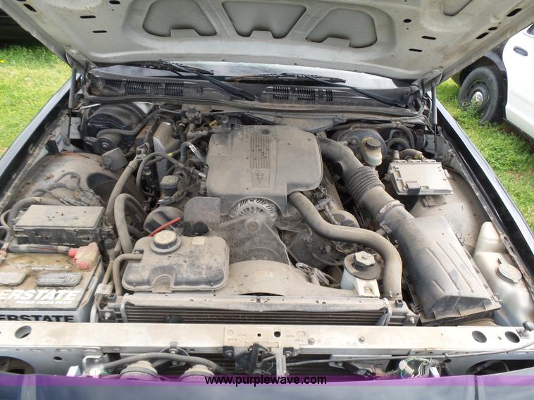 image for item AQ9697 2005 Ford Crown Victoria Police Interceptor