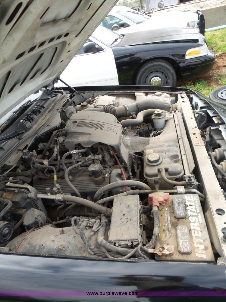 image for item AQ9697 2005 Ford Crown Victoria Police Interceptor