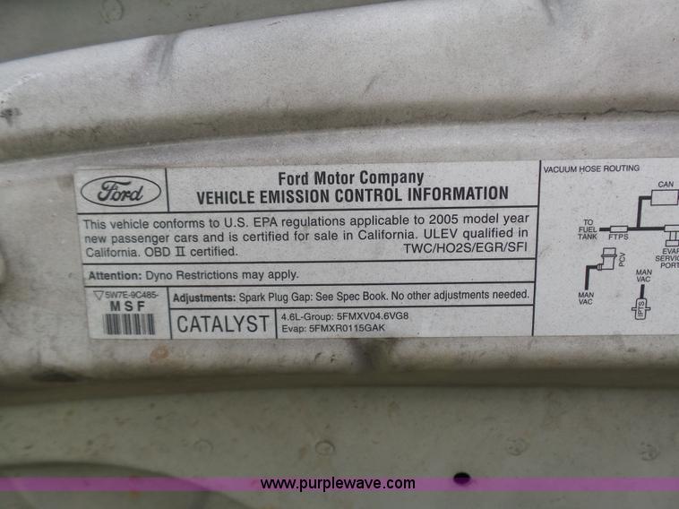 image for item AQ9697 2005 Ford Crown Victoria Police Interceptor