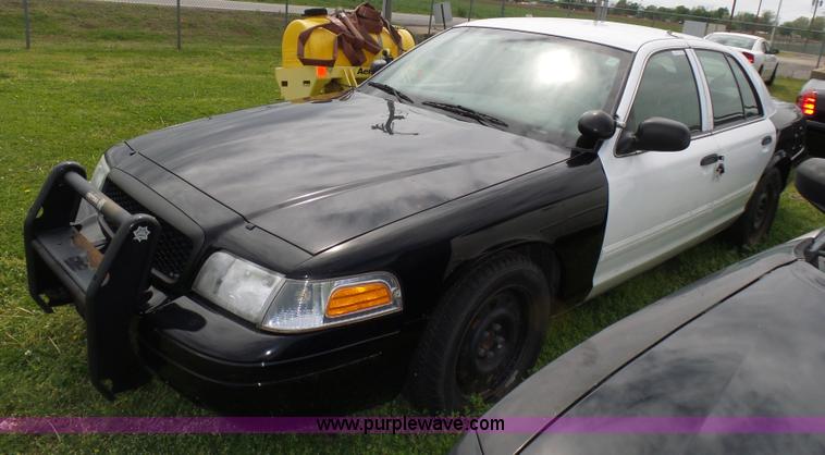 image for item AQ9699 2009 Ford Crown Victoria Police Interceptor