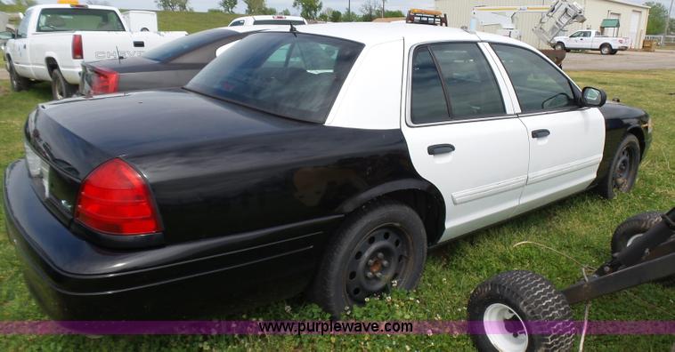 image for item AQ9699 2009 Ford Crown Victoria Police Interceptor