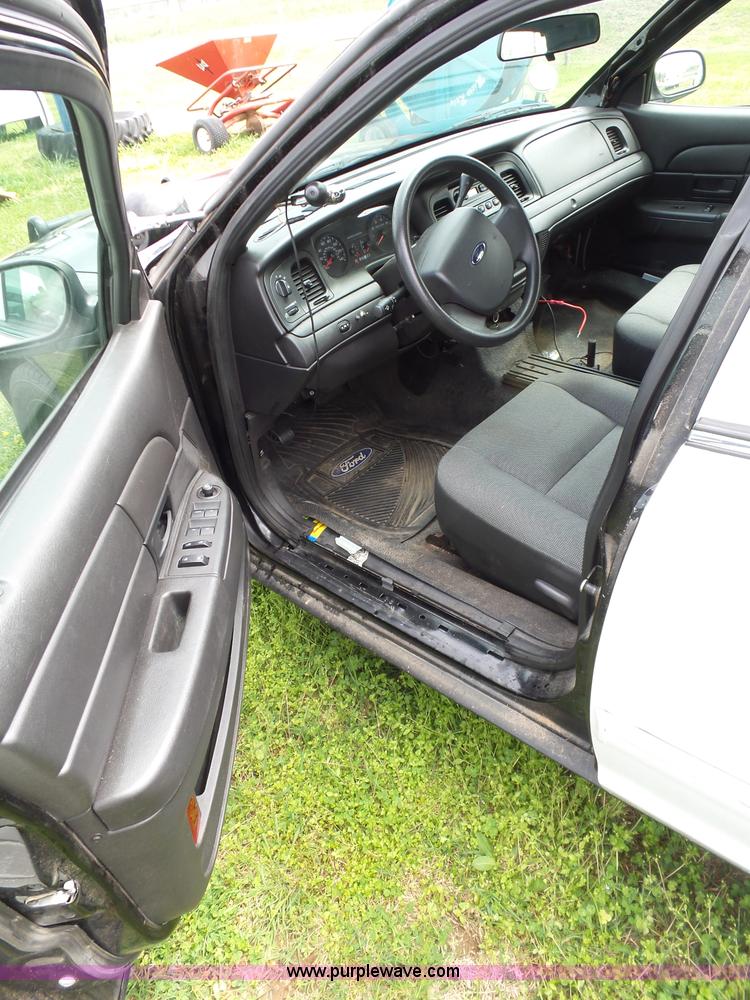 image for item AQ9699 2009 Ford Crown Victoria Police Interceptor