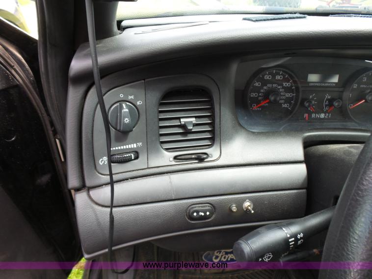 image for item AQ9699 2009 Ford Crown Victoria Police Interceptor