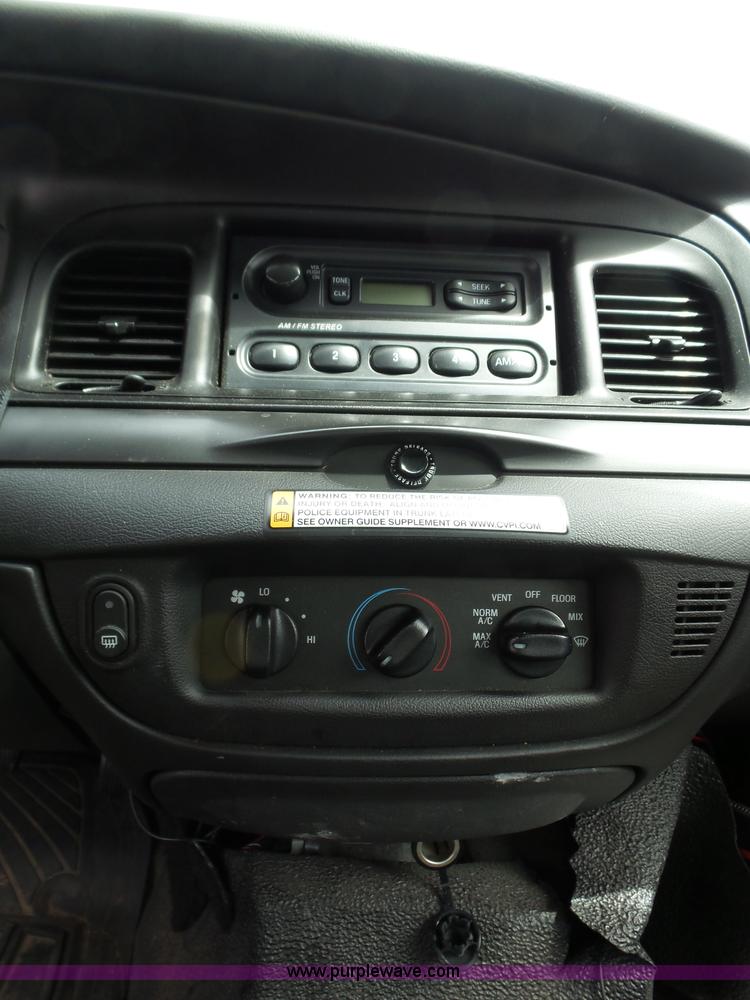 image for item AQ9699 2009 Ford Crown Victoria Police Interceptor
