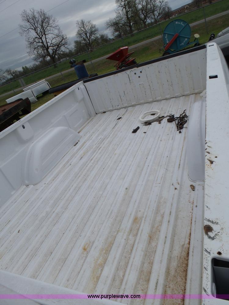 image for item AQ9701 2001 Chevrolet Silverado 1500 pickup truck