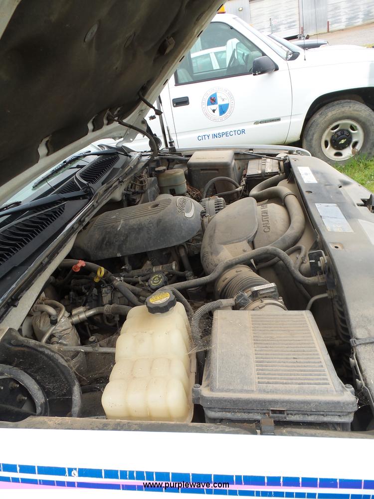 image for item AQ9701 2001 Chevrolet Silverado 1500 pickup truck