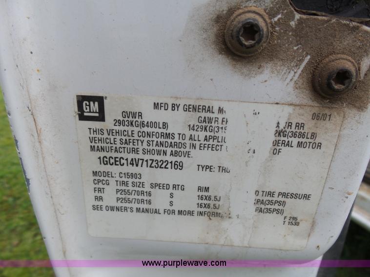 image for item AQ9701 2001 Chevrolet Silverado 1500 pickup truck