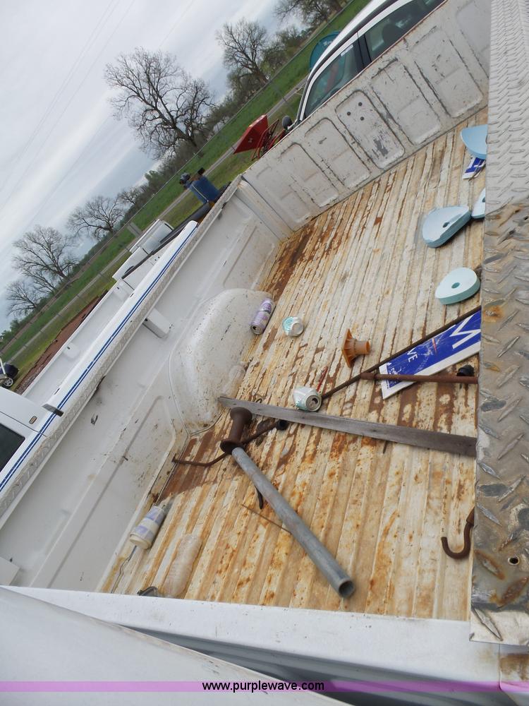 image for item AQ9702 2000 Chevrolet 2500 pickup truck