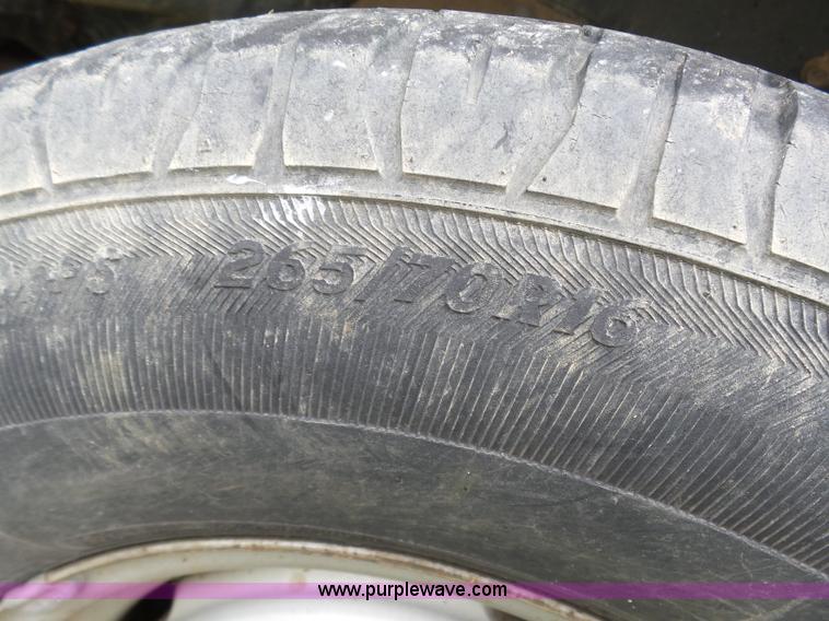 image for item AQ9702 2000 Chevrolet 2500 pickup truck