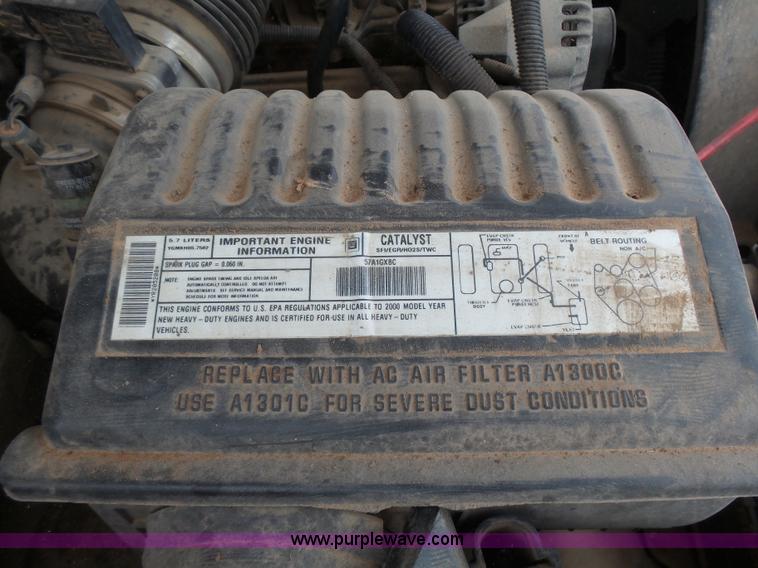 image for item AQ9702 2000 Chevrolet 2500 pickup truck