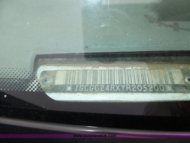 image for item AQ9702 2000 Chevrolet 2500 pickup truck