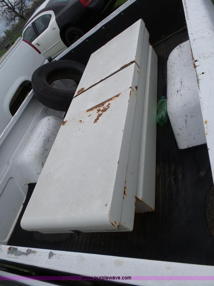 image for item AQ9703 2000 Chevrolet S10 pickup truck