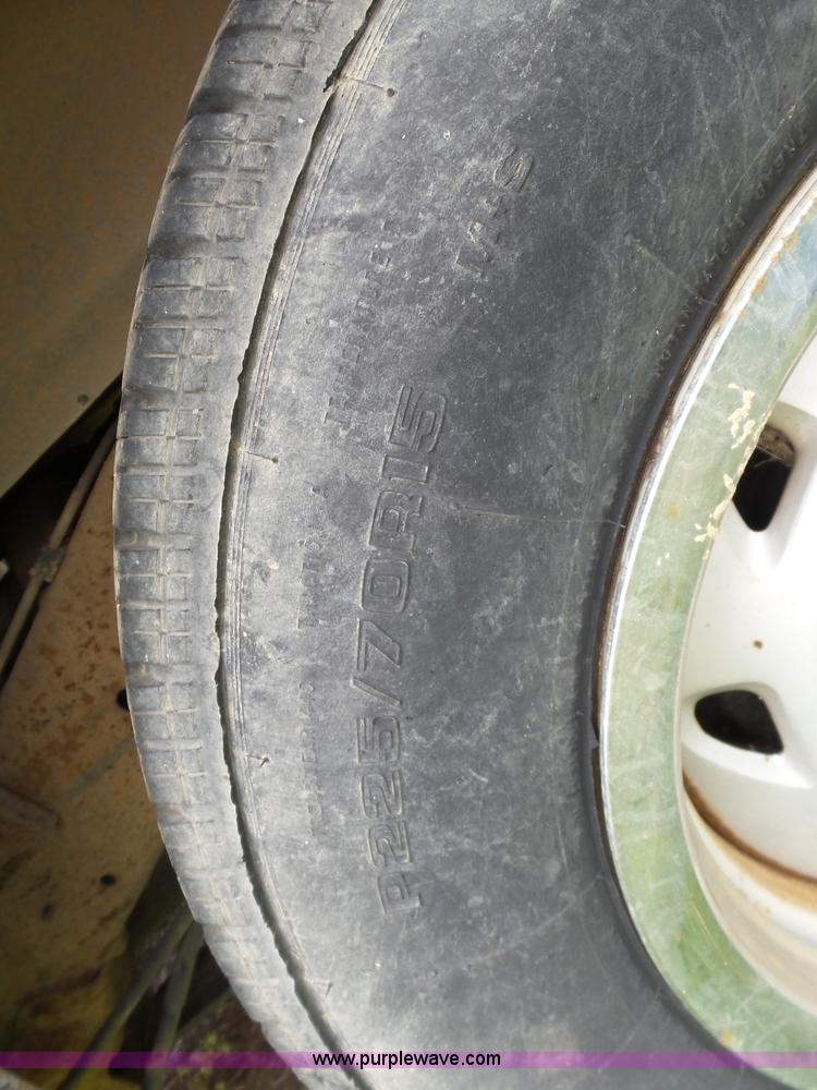 image for item AQ9703 2000 Chevrolet S10 pickup truck