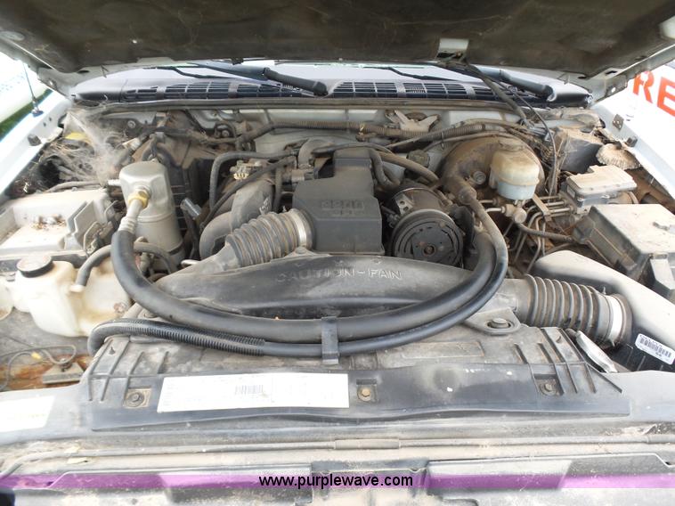 image for item AQ9703 2000 Chevrolet S10 pickup truck