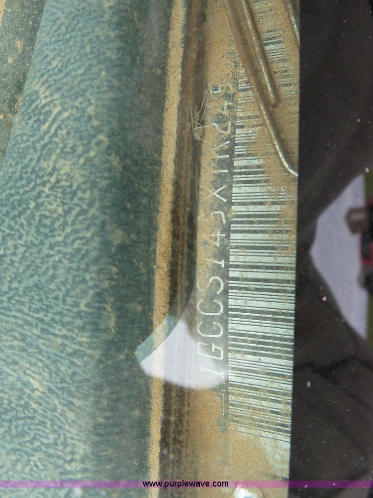 image for item AQ9703 2000 Chevrolet S10 pickup truck