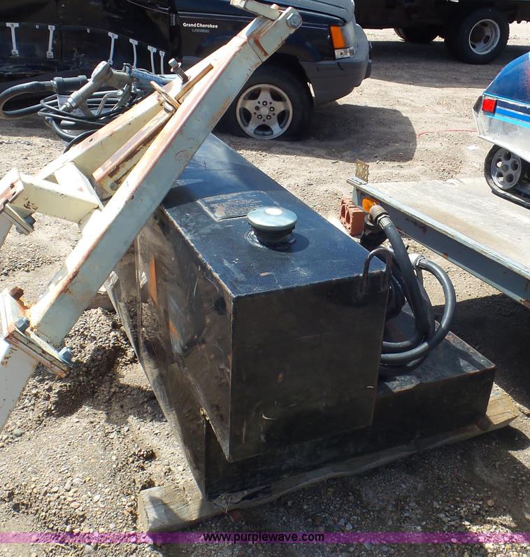 image for item AV9765 Fuel tank