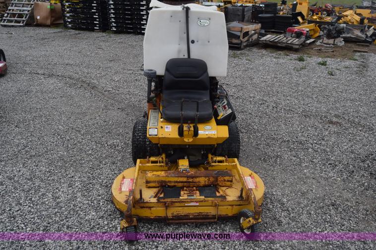 image for item BF9979 2000 Walker MDDGHS lawn mower
