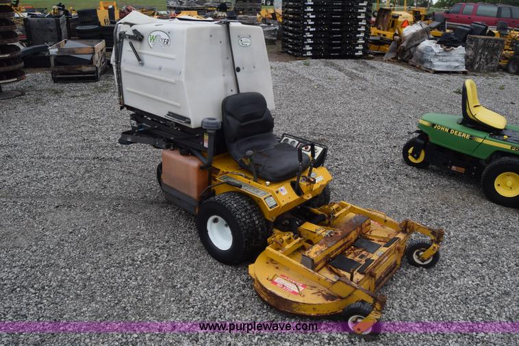 image for item BF9979 2000 Walker MDDGHS lawn mower