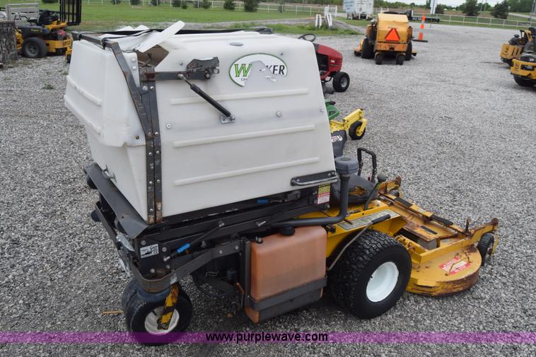 image for item BF9979 2000 Walker MDDGHS lawn mower