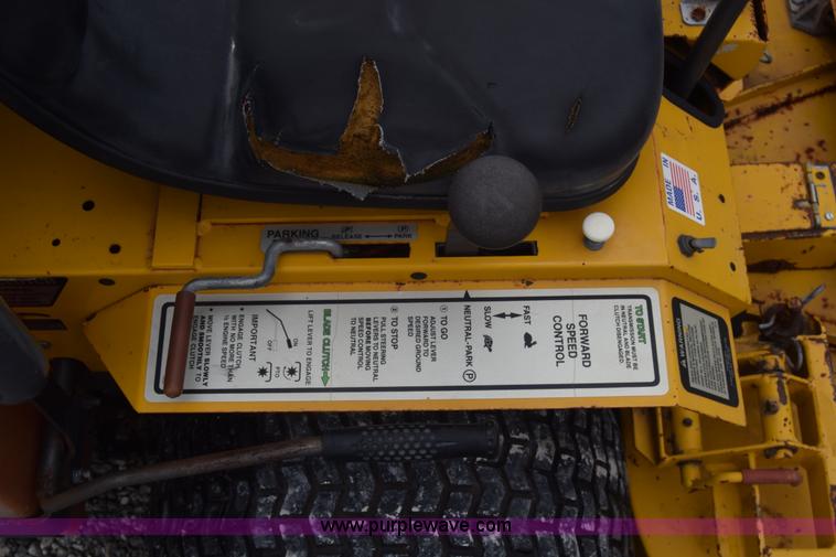 image for item BF9979 2000 Walker MDDGHS lawn mower