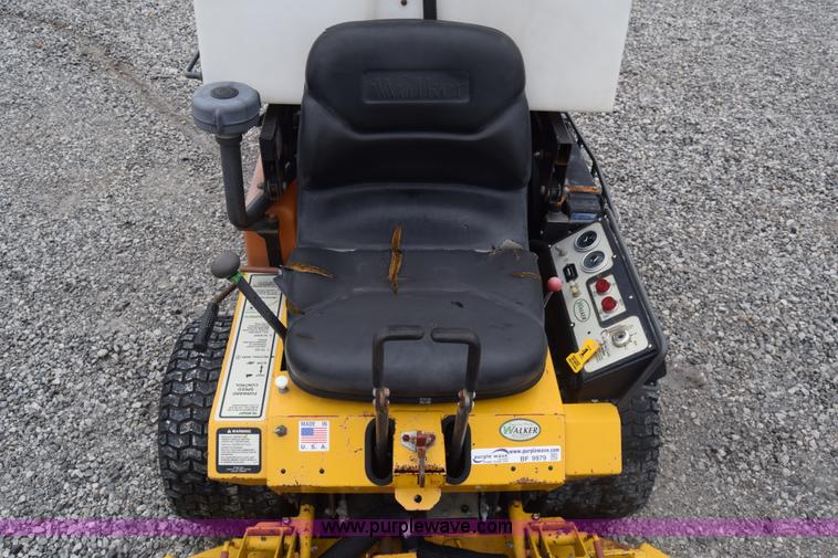 image for item BF9979 2000 Walker MDDGHS lawn mower