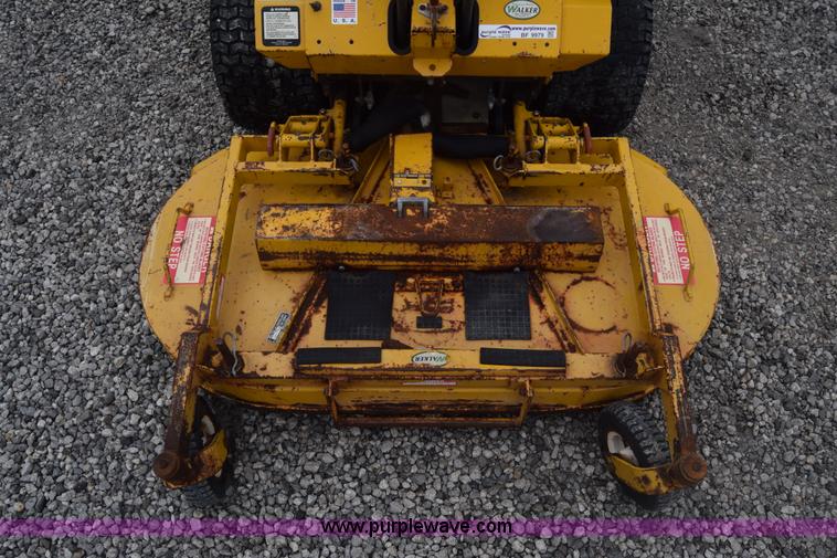 image for item BF9979 2000 Walker MDDGHS lawn mower