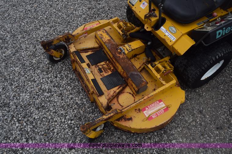 image for item BF9979 2000 Walker MDDGHS lawn mower