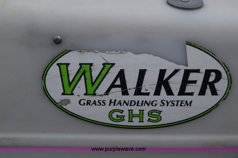 image for item BF9979 2000 Walker MDDGHS lawn mower