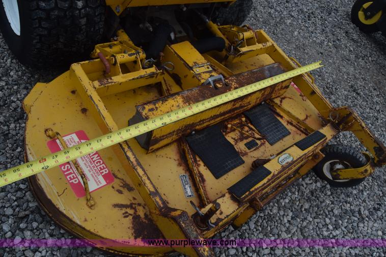 image for item BF9979 2000 Walker MDDGHS lawn mower