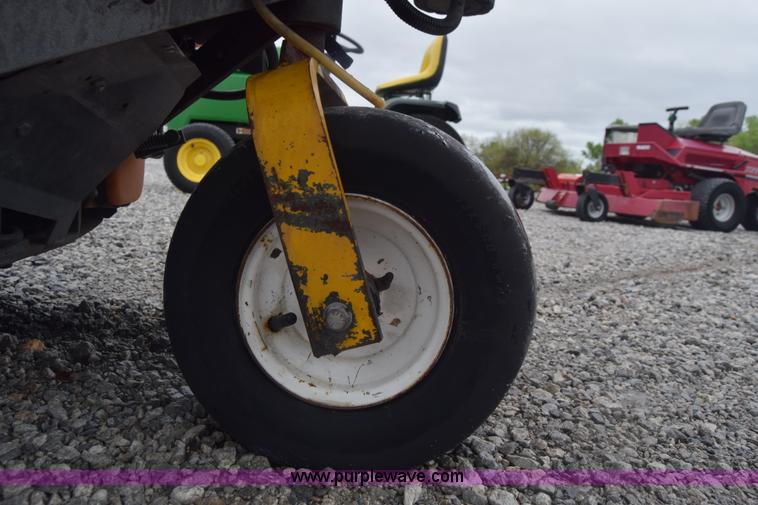 image for item BF9979 2000 Walker MDDGHS lawn mower